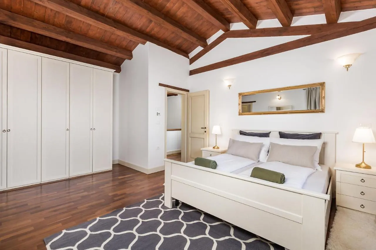 Villa Leonida Zuzici Croatia