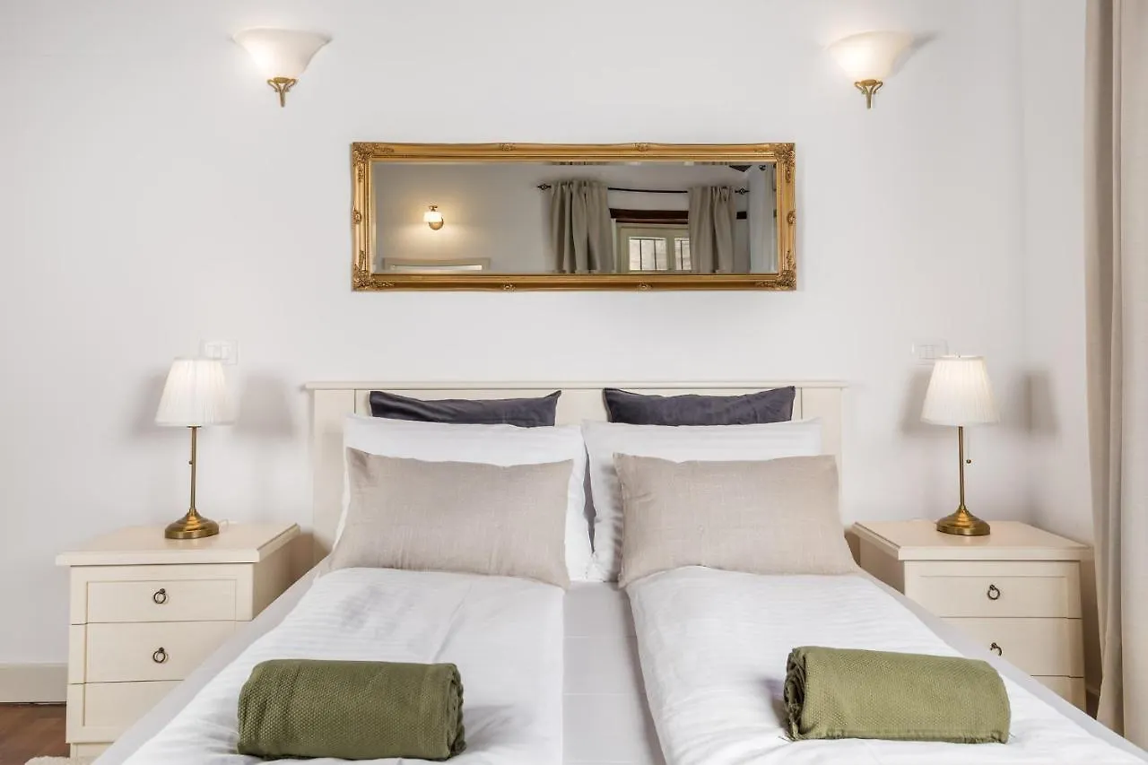 Villa Leonida Zuzici 0*,
