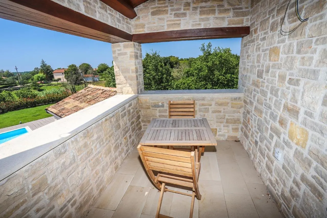 Villa Leonida Zuzici 0*,  Croatia