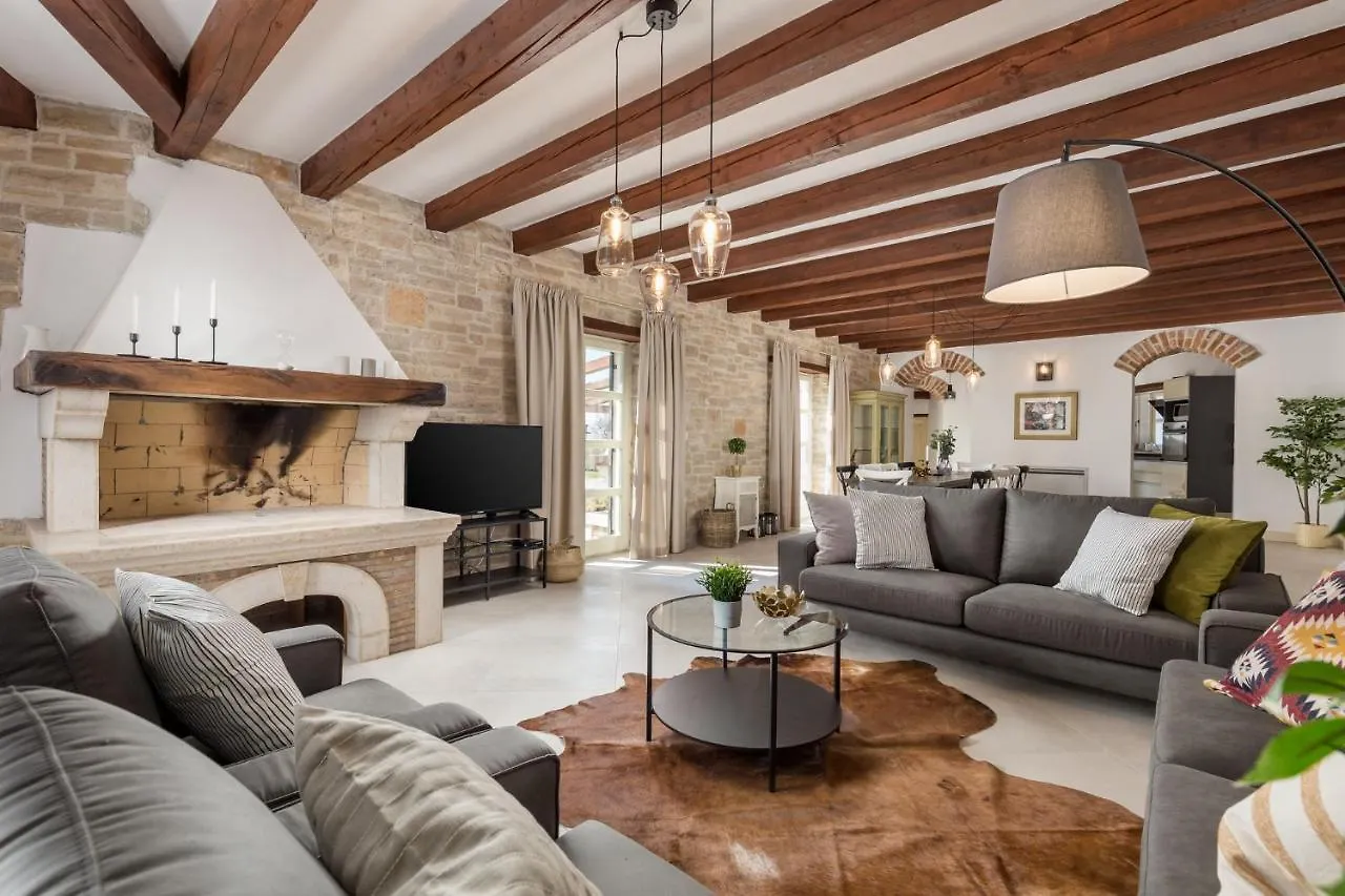 Villa Leonida Zuzici 0*,  Croatia